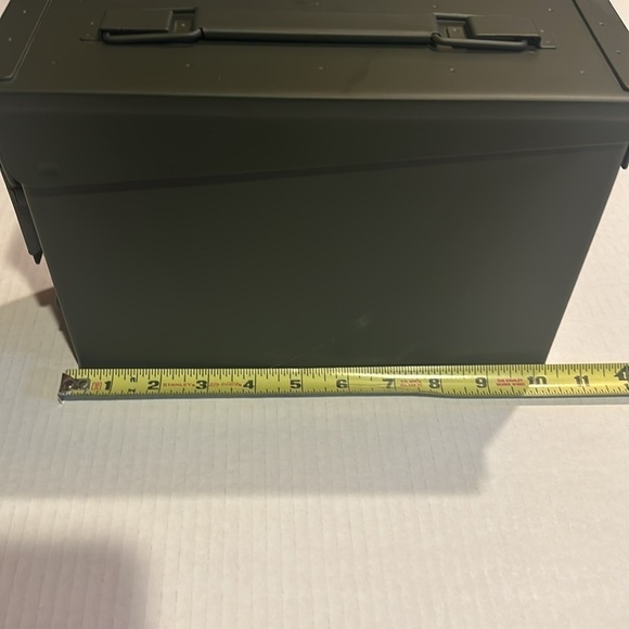 NWOT army military olive green metal container with handle and tight close side - Picture 2 of 12